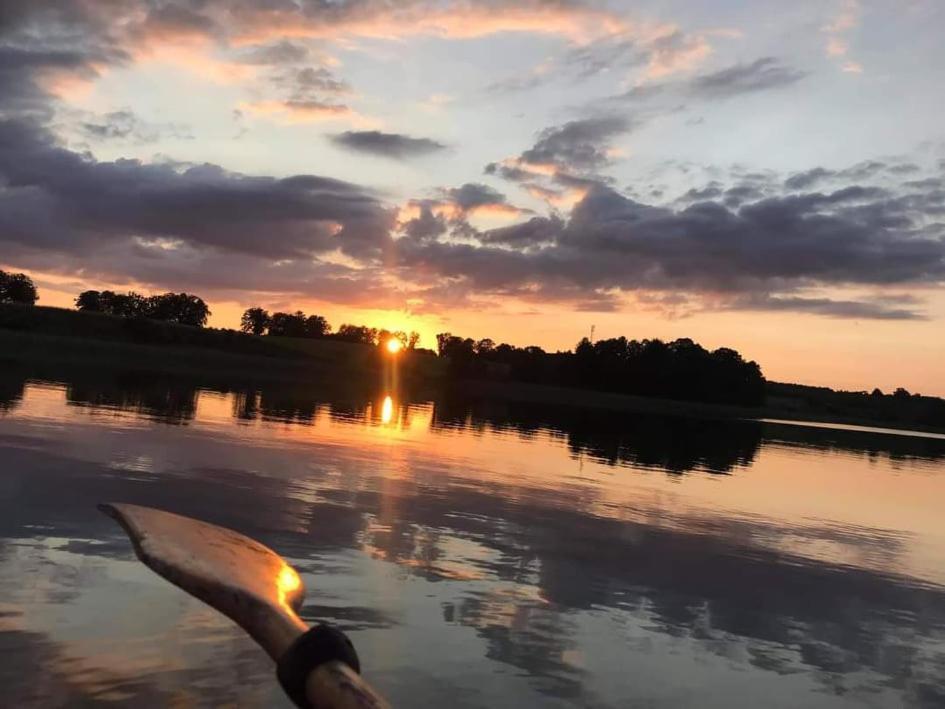 Miedzy Olchami Domek Nad Jeziorem. Noclegi Caloroczne. Cisza, Spokoj. Barczewo Exterior foto